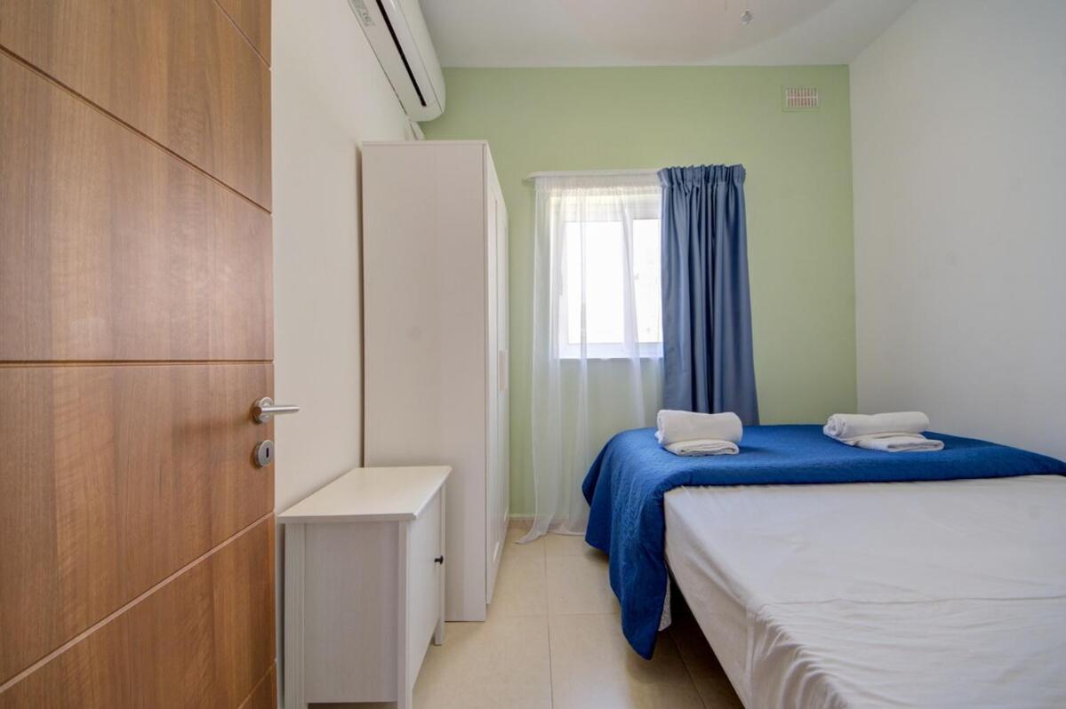 Azure Haven - Gzira Apartments And Penthouse By Shortletsmalta Quarto foto