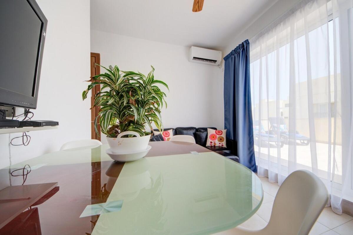 Azure Haven - Gzira Apartments And Penthouse By Shortletsmalta Quarto foto