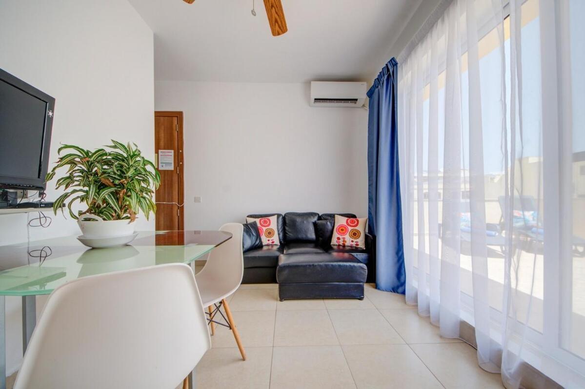 Azure Haven - Gzira Apartments And Penthouse By Shortletsmalta Quarto foto