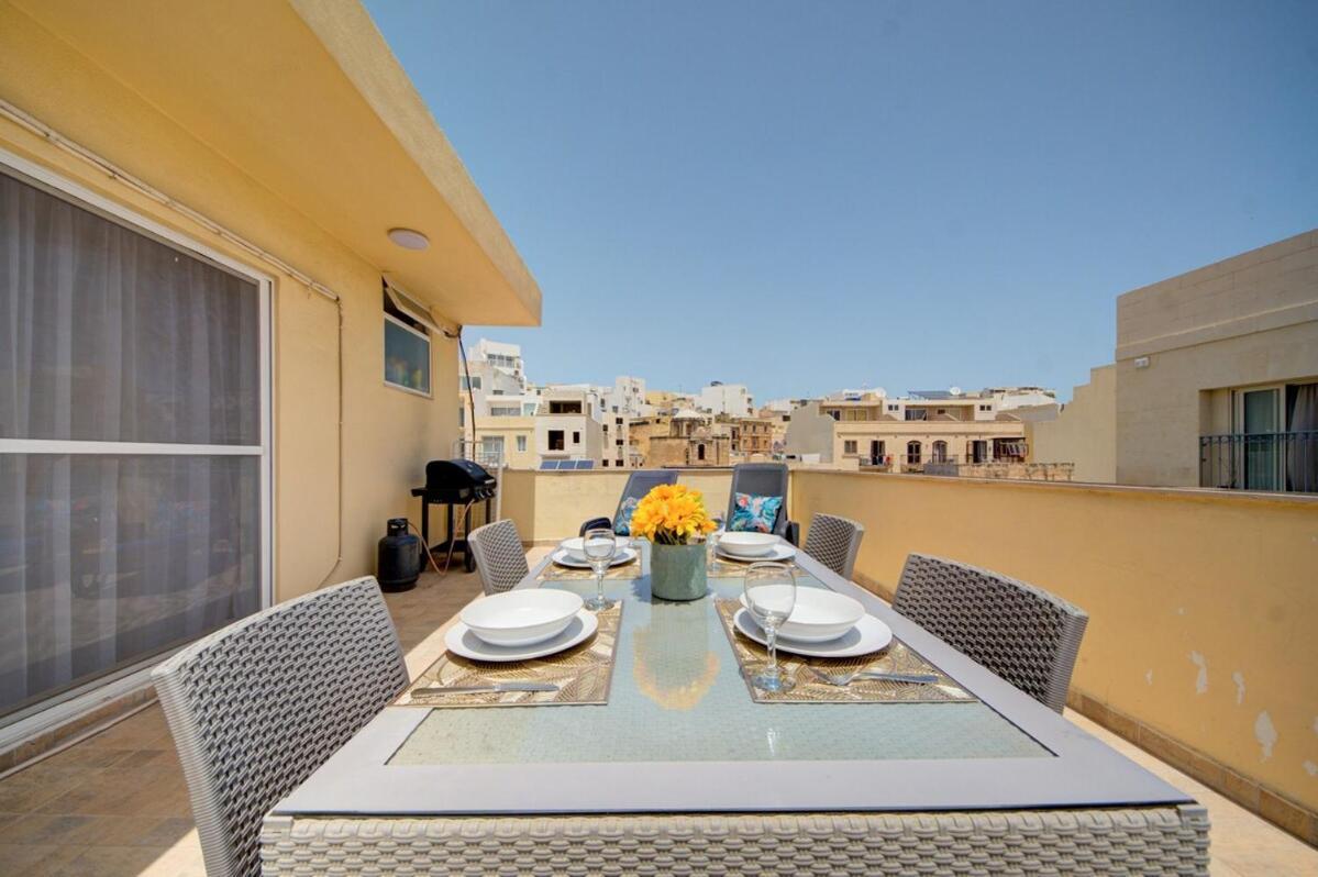 Azure Haven - Gzira Apartments And Penthouse By Shortletsmalta Quarto foto